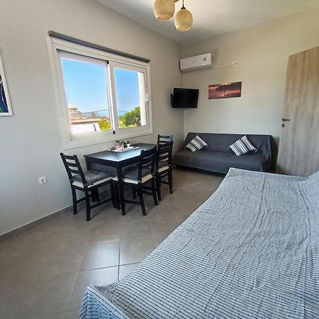 Airport Palmtree Apartments - 15Min From Airport 아르테미다 외부 사진